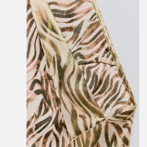 ZARA  FOIL ANIMAL PRINT MIDI HALTER OPEN BACK GOLD DRESS - Picture 10 of 16